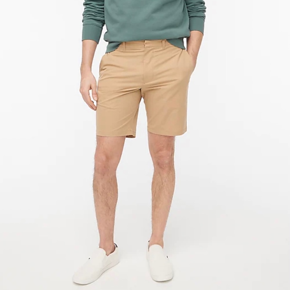 J Crew 9" Gramercy tech short in the color Dark Khaki size 34